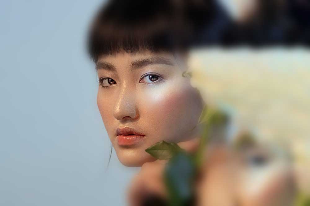 รับแต่งภาพรีทัชใบหน้าให้เนียนสวยอย่างเป็นธรรมชาติ